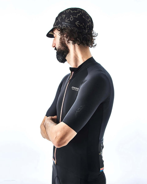 Men's EdW Edition Jersey in black, modeled by a man with a stylish hat, showcasing active cycling wear.